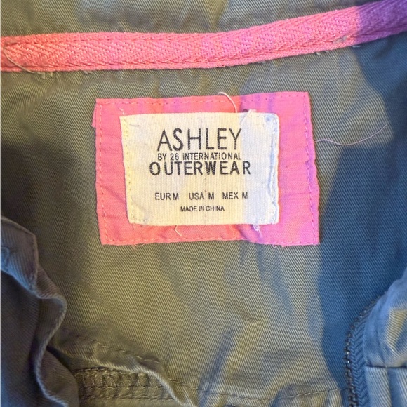 Ashley By 26 International Green Vest size medium.  B3 - Picture 4 of 6